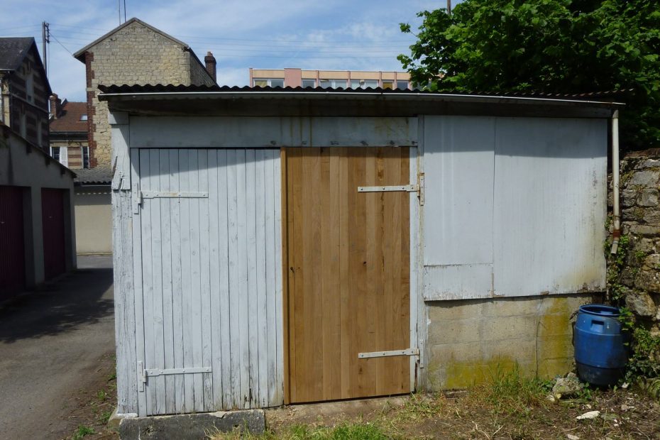 Travaux atelier : porte refaite